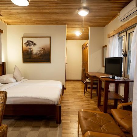 Esther'S Hotel Άκρα Εξωτερικό φωτογραφία