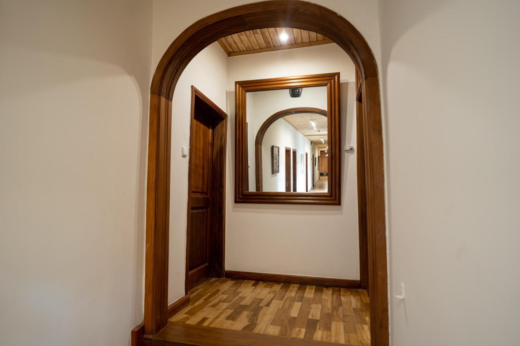 Esther'S Hotel Άκρα Εξωτερικό φωτογραφία