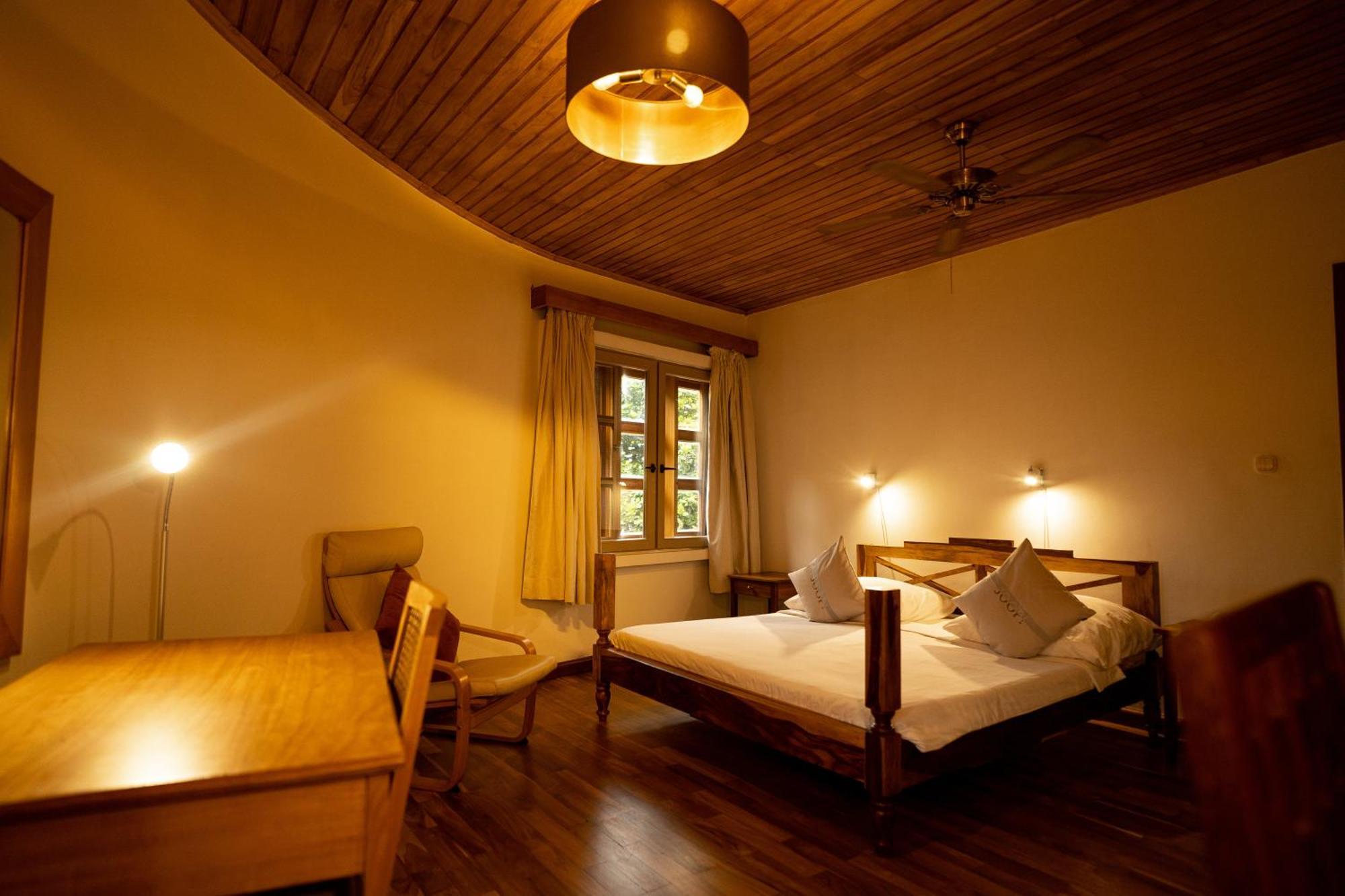 Esther'S Hotel Άκρα Εξωτερικό φωτογραφία