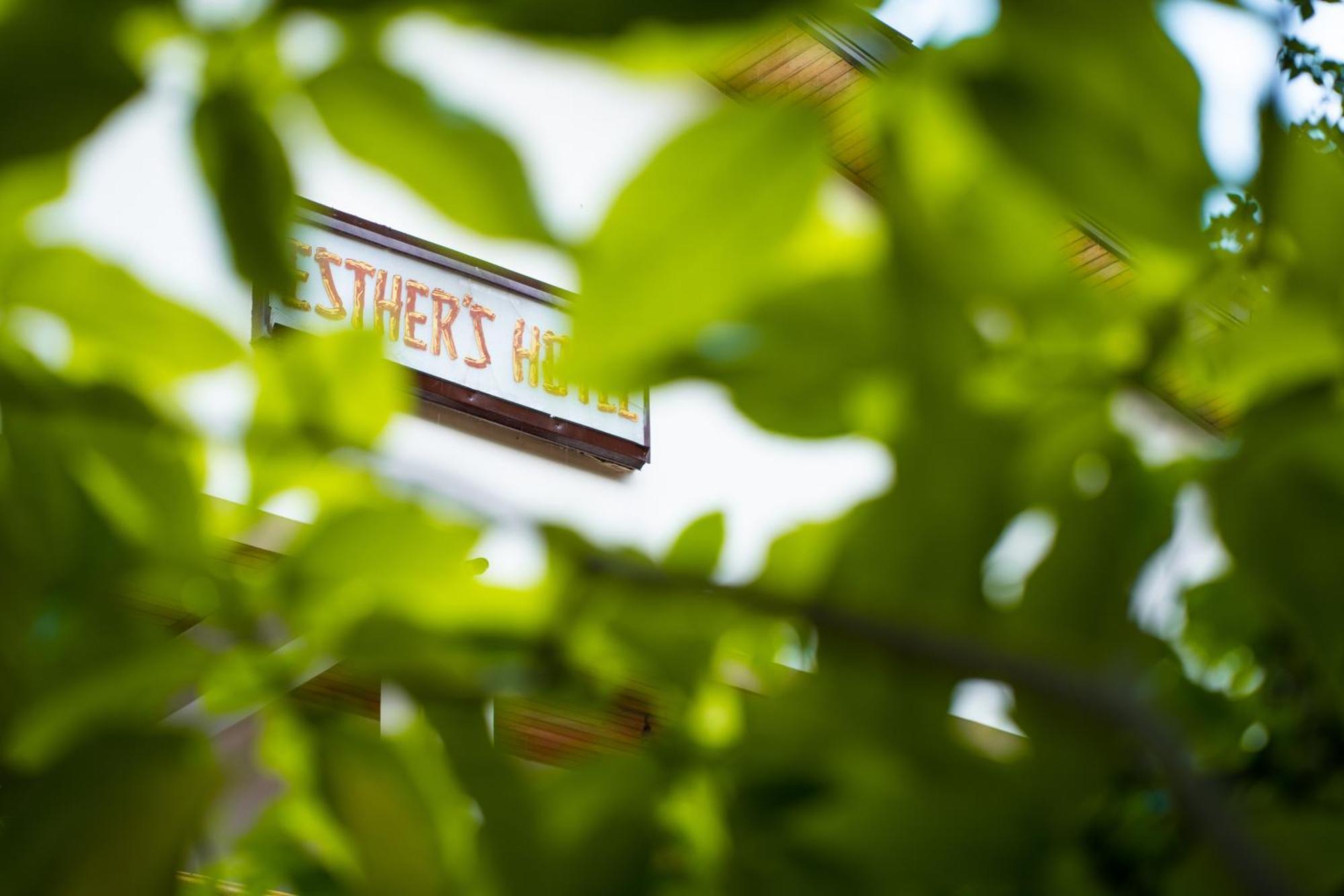 Esther'S Hotel Άκρα Εξωτερικό φωτογραφία